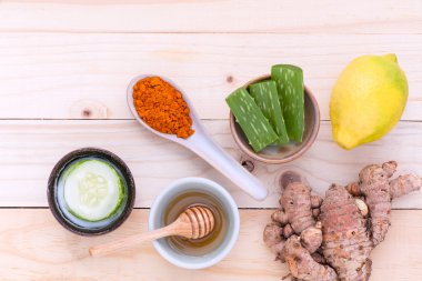 Doğal Spa malzemeler ev yapımı yüz maskeleri