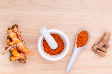 Zerdeçal alternatif tıp bitkisel takviyeleri ve bitkisel 