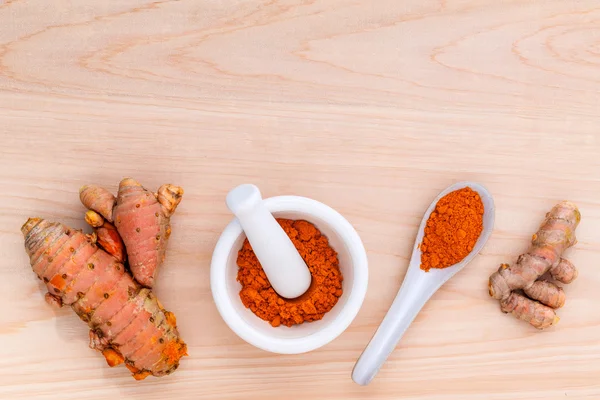 Zerdeçal alternatif tıp bitkisel takviyeleri ve bitkisel 