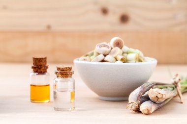 Aromather ile doğal Spa malzemeler limon esans
