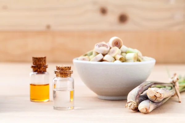 Aromather ile doğal Spa malzemeler limon esans