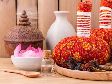 Top ve uçucu yağ f doğal Spa maddeler bitkisel sıkıştırmak