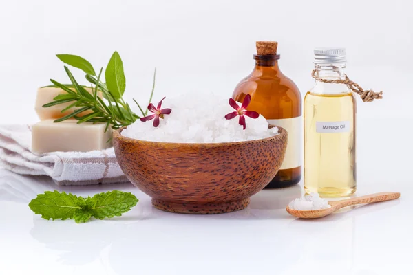 Sea salt natural spa ingredients ,herbs,soap and massage oils f — Stock fotografie