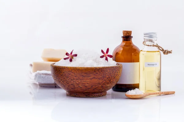 Sea salt natural spa ingredients ,herbs,soap and massage oils f — ストック写真