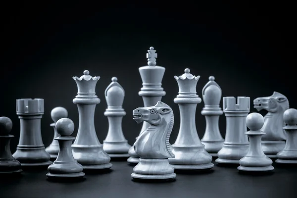 Chess konceptet spara kungen och spara strategin. — Stockfoto