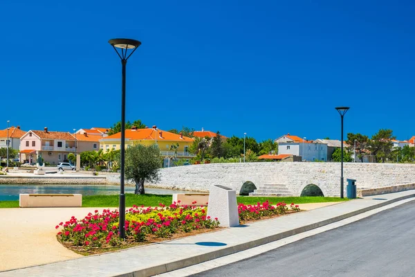 Croacia Ciudad Nin Viejo Puente Piedra Puertas Ciudad — Foto de Stock