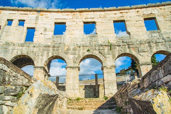 Oud Erfgoed Pula Istrië Kroatië Arken Van Monumentale Romeinse Arena — Stockfoto