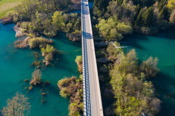 Ponte Sobre Rio Mreznica Aldeia Belavici Partir Drone Cachoeiras Árvores — Fotografia de Stock