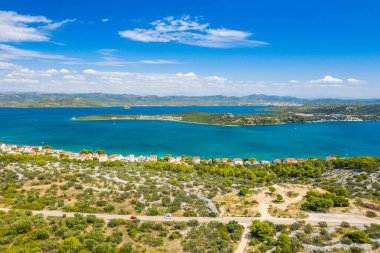 Murter Adası takımadalarının kıyısı, Dalmaçya, Hırvatistan