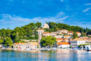 Hırvatistan 'ın güneyindeki Cavtat kentinin turistik beldesi, popüler bir tatil beldesi