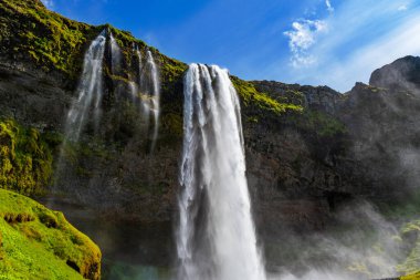 İnanılmaz doğa manzarası, İzlanda 'nın güneydoğusunda Seljalandsfoss şelalesi 