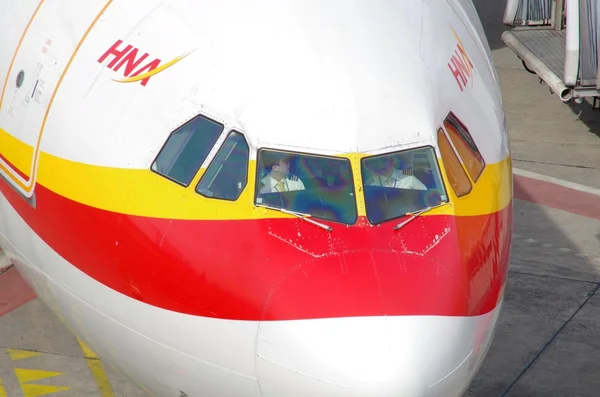 北京、ベルリン ・ テーゲル空港、2016年 5 月から旅客機のパイロット — ストック写真