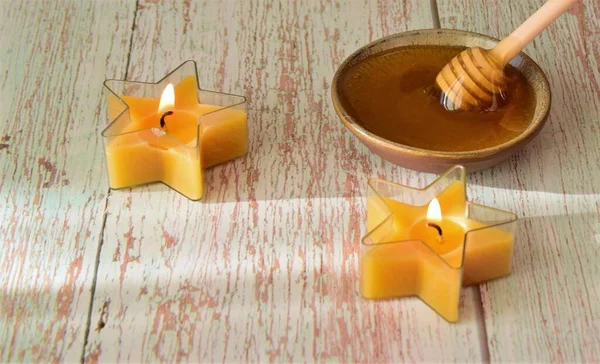 Honey Saucer Natural Wax Candles — Stock Photo, Image