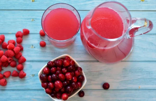 Fresh Raspberries Cranberries Berry Drink Decanter — Stock Photo, Image