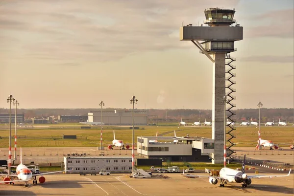 Berlin Brandenburg November 2020 Radar Und Flugzeuge Neuen Flughafen — Stockfoto