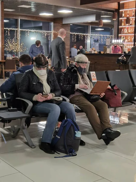 Kiev Ukraine January 2021 Elderly Passengers Masks Sit Look Laptop — Stock Photo, Image