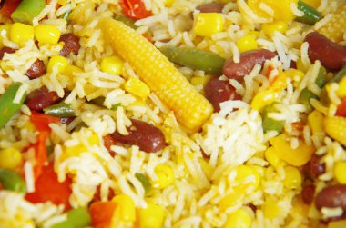 Mısır ve fasulye ile pirinç