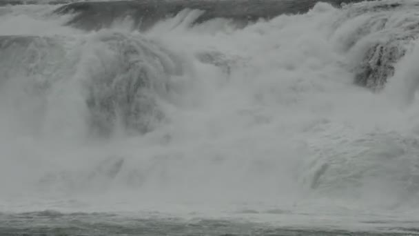 Cascada en el río — Vídeos de Stock