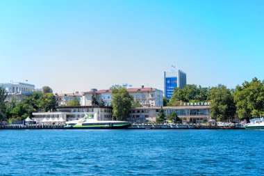 Karadeniz 'in resimli kıyı şeridi. Kırım Yazı