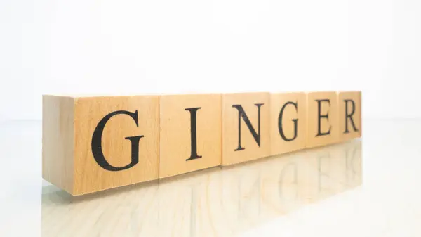 Het Woord Ginger Gemaakt Van Houten Letterblokjes Gastronomie Specerijen Close — Stockfoto