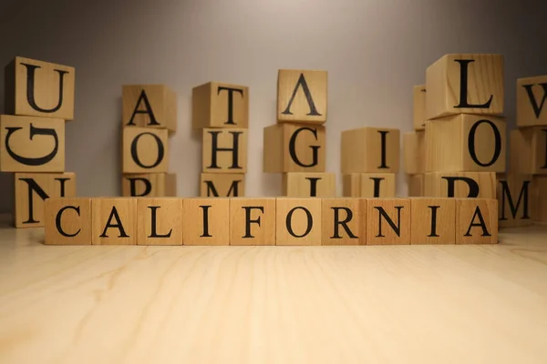 Das Wort Kalifornien Entstand Aus Hölzernen Buchstabenwürfeln Städte Und Worte — Stockfoto
