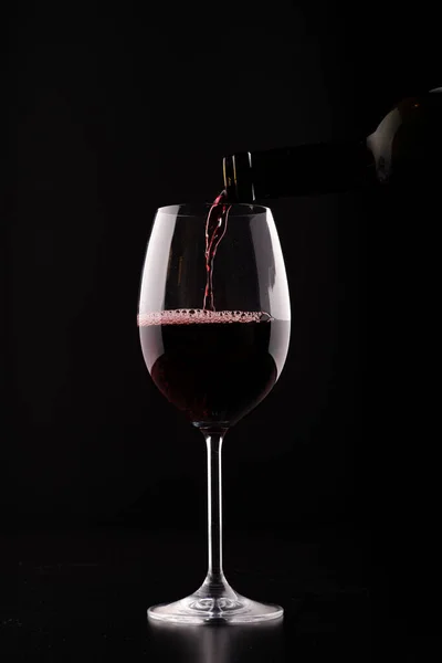 Silhouette Remplissage Verre Vin Gros Plan Images De Stock Libres De Droits