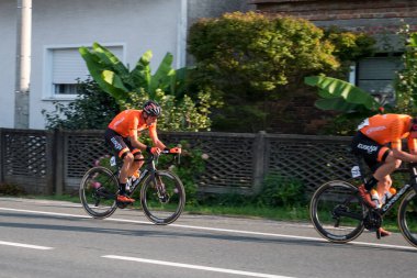 Varazdin, Hırvatistan 09: 28 2021: 2021 Kro yarışı - Luis Angel MATE ve Xabier Mikel AZPARREN.