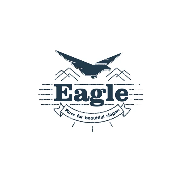 Logo vectoriel isolé de silhouette d'aigle volant. Oiseau aux ailes de spead. Symbole américain. Élément nature sauvage . — Image vectorielle