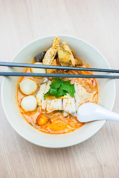 Tom yum noodlesoep — Stockfoto