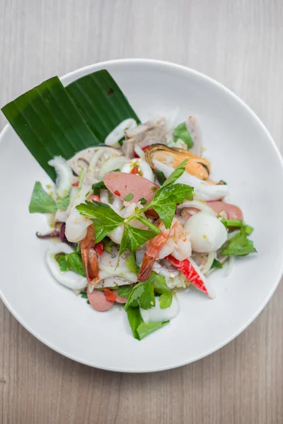 Tayland deniz ürünleri salatası. — Stok fotoğraf