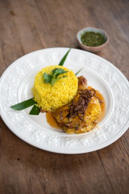 Tavuk Biryani Tay tarzında 