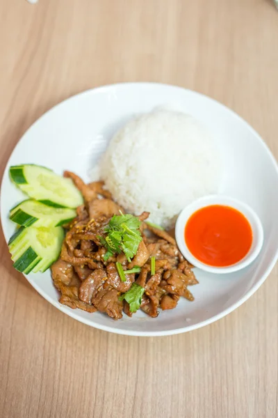 Bawang putih dan babi dengan nasi — Stok Foto