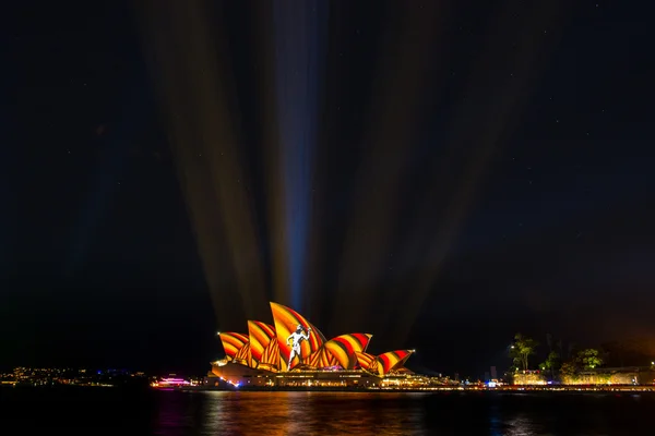 Opéra de Sydney illuminé — Photo