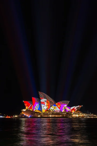 Sydney Opera House iluminado — Foto de Stock