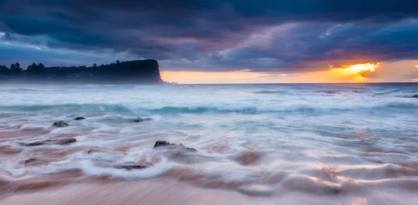 Sydney zeegezicht bij zonsondergang — Stockfoto