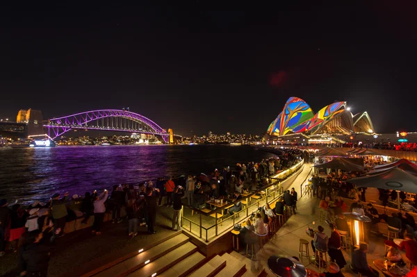 Oświetlone miasto Sydney podczas Vivid Sydney 2016 — Zdjęcie stockowe