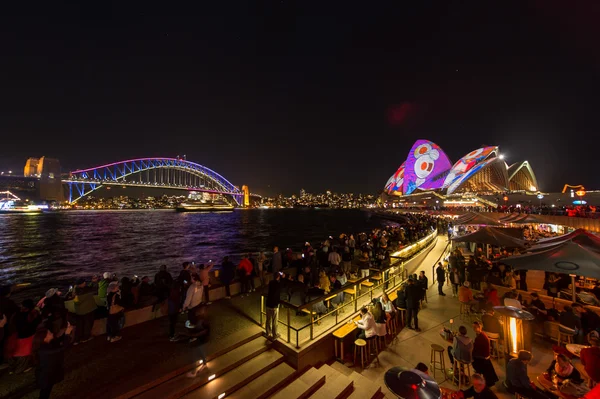 Osvětlené město Sydney během Vivid Sydney 2016 — Stock fotografie