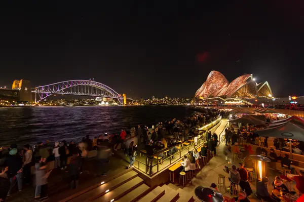 Oświetlone miasto Sydney podczas Vivid Sydney 2016 — Zdjęcie stockowe