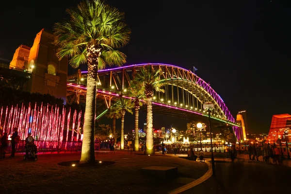 Città illuminata di Sydney durante la Vivida Sydney 2016 Immagine Stock