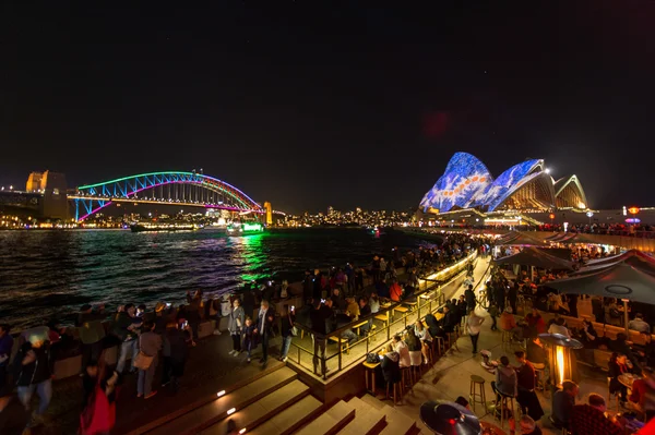 Città illuminata di Sydney durante la Vivida Sydney 2016 Foto Stock