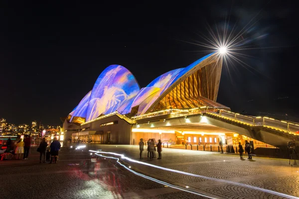 Ciudad iluminada de Sydney durante el Vivid Sydney 2016 — Foto de Stock