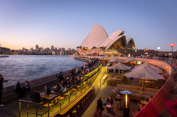 Sydney Opera House om natten - Stock-foto