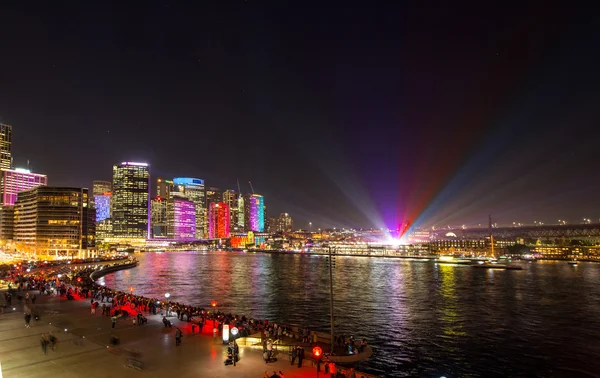 Sydney city illuminiert mit farbenfrohem Lichtdesign — Stockfoto