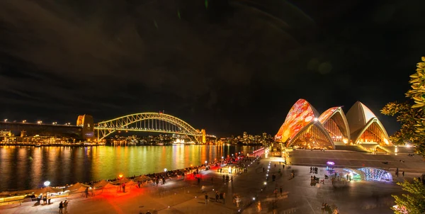 Iluminado Sydney Opera casa — Fotografia de Stock