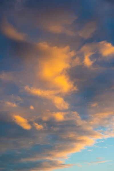 Obloha a mraky při západu slunce — Stock fotografie