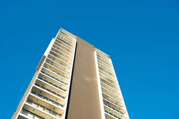 Residential building with blue sky — Stock Photo, Image