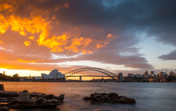 Sunset over Opera house — Stock Photo, Image