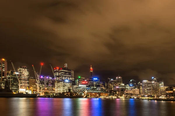 在晚上的悉尼市中心 — 图库照片