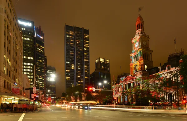 悉尼市政厅的城市街道交通 — 图库照片