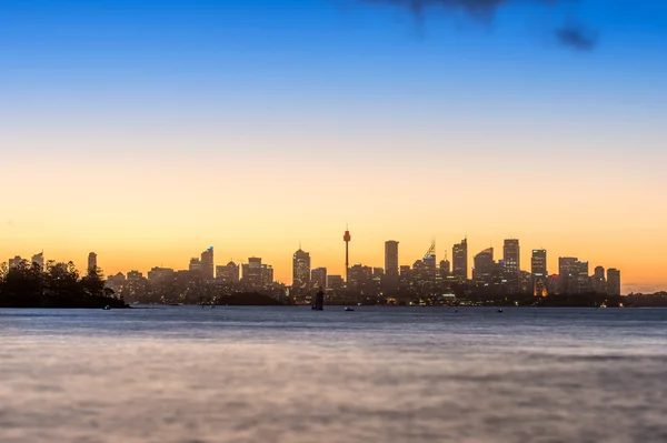 Sydney ciudad durante la puesta del sol — Foto de Stock